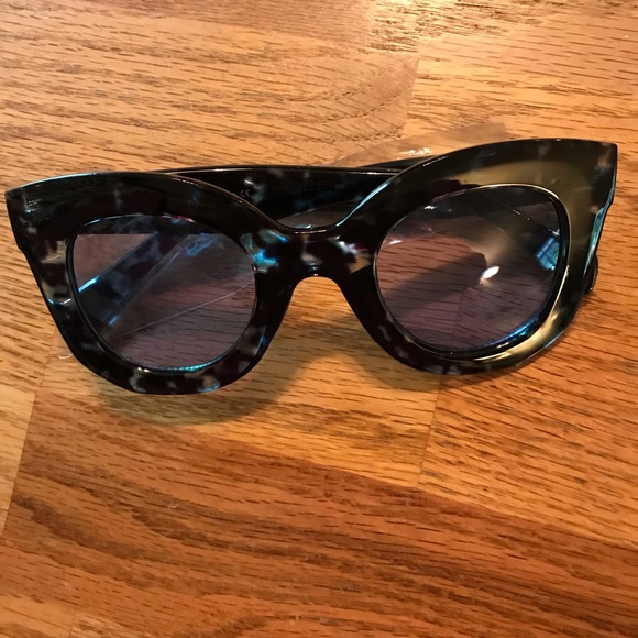 💙NWT Cat Eye Round Oversized Sunglasses💙 - Picture 11 of 15